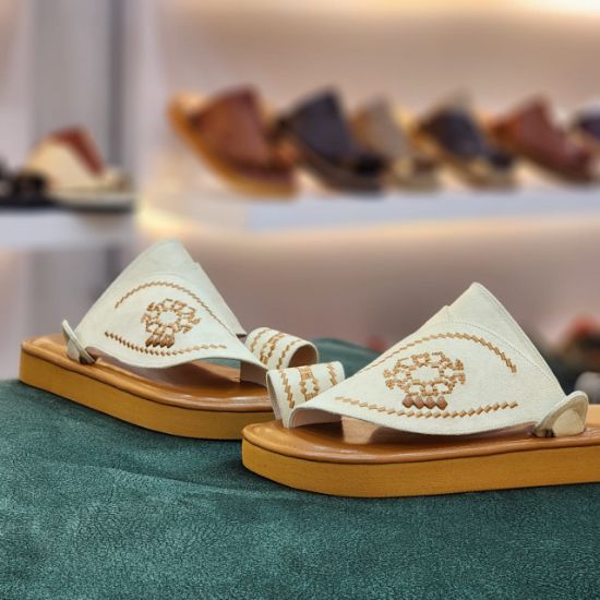 صورة زبيري وطني مطرز شامواه موديل م55